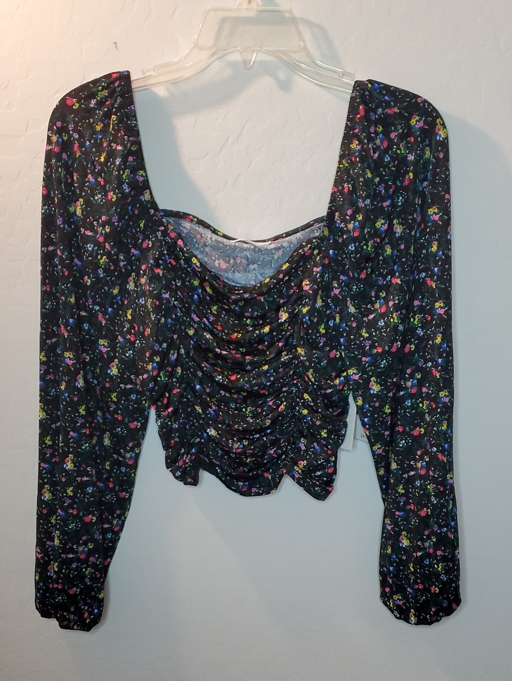 Abound Black Floral Ruched Long-Sleeve Top